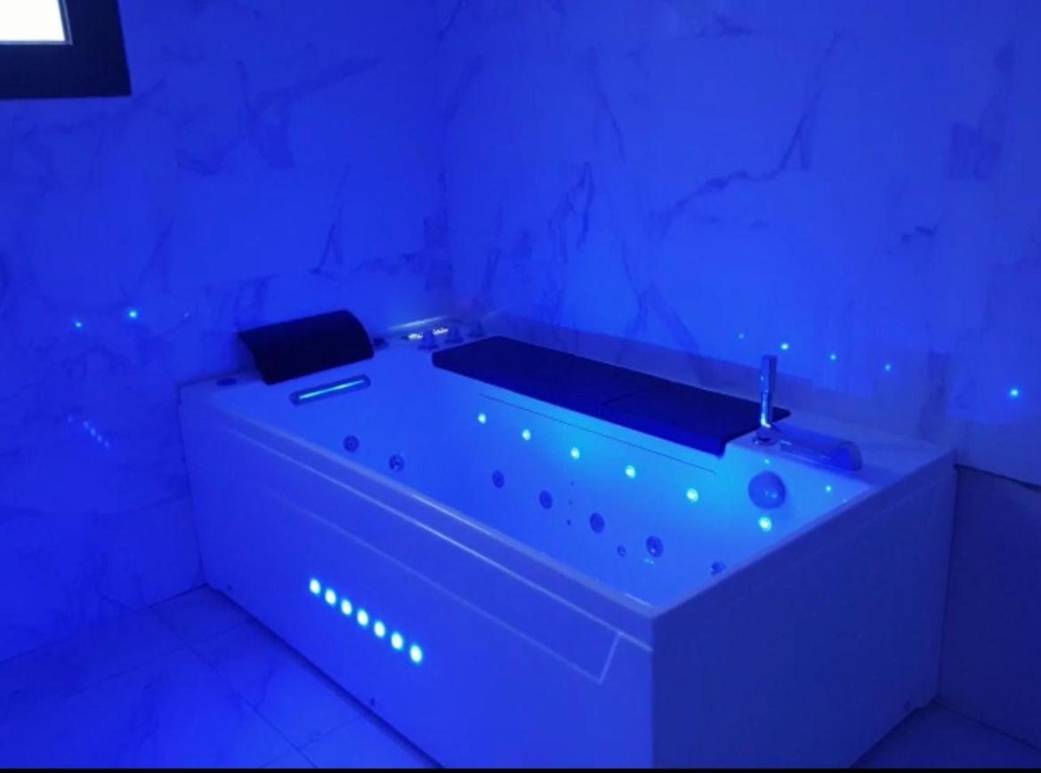 Magnifique Appart Avec Jaccuzi Apartment Криел-сюр-Мер Екстериор снимка