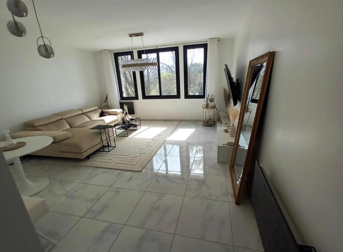 Magnifique Appart Avec Jaccuzi Apartment Криел-сюр-Мер Екстериор снимка